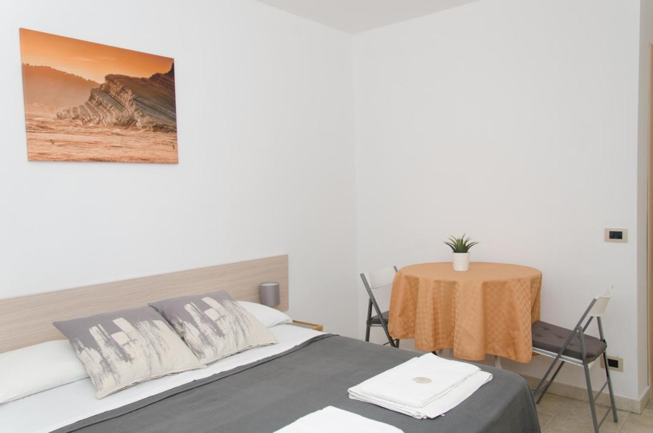 Guest House Del Lido Porto Empedocle Buitenkant foto